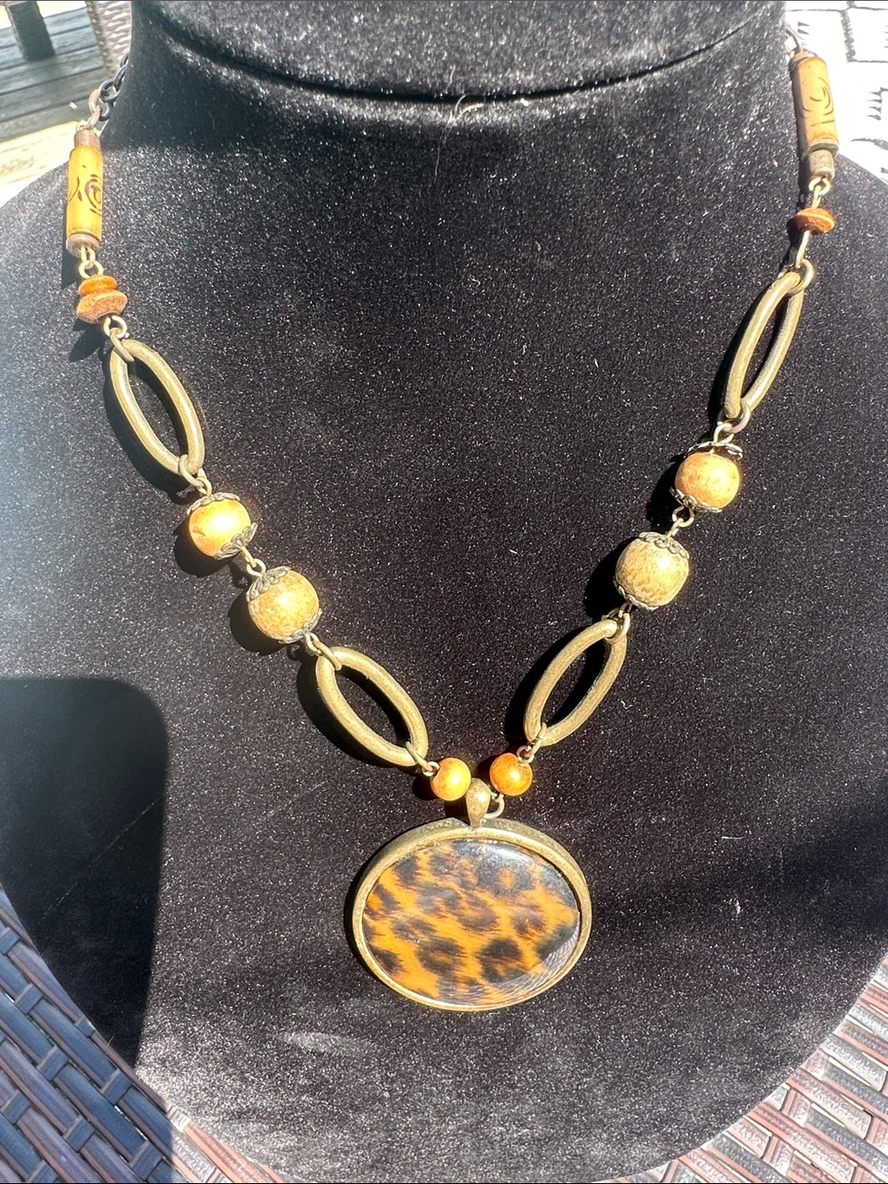Vintage Leopard Pendant Statement Necklace - Picture 2 of 3